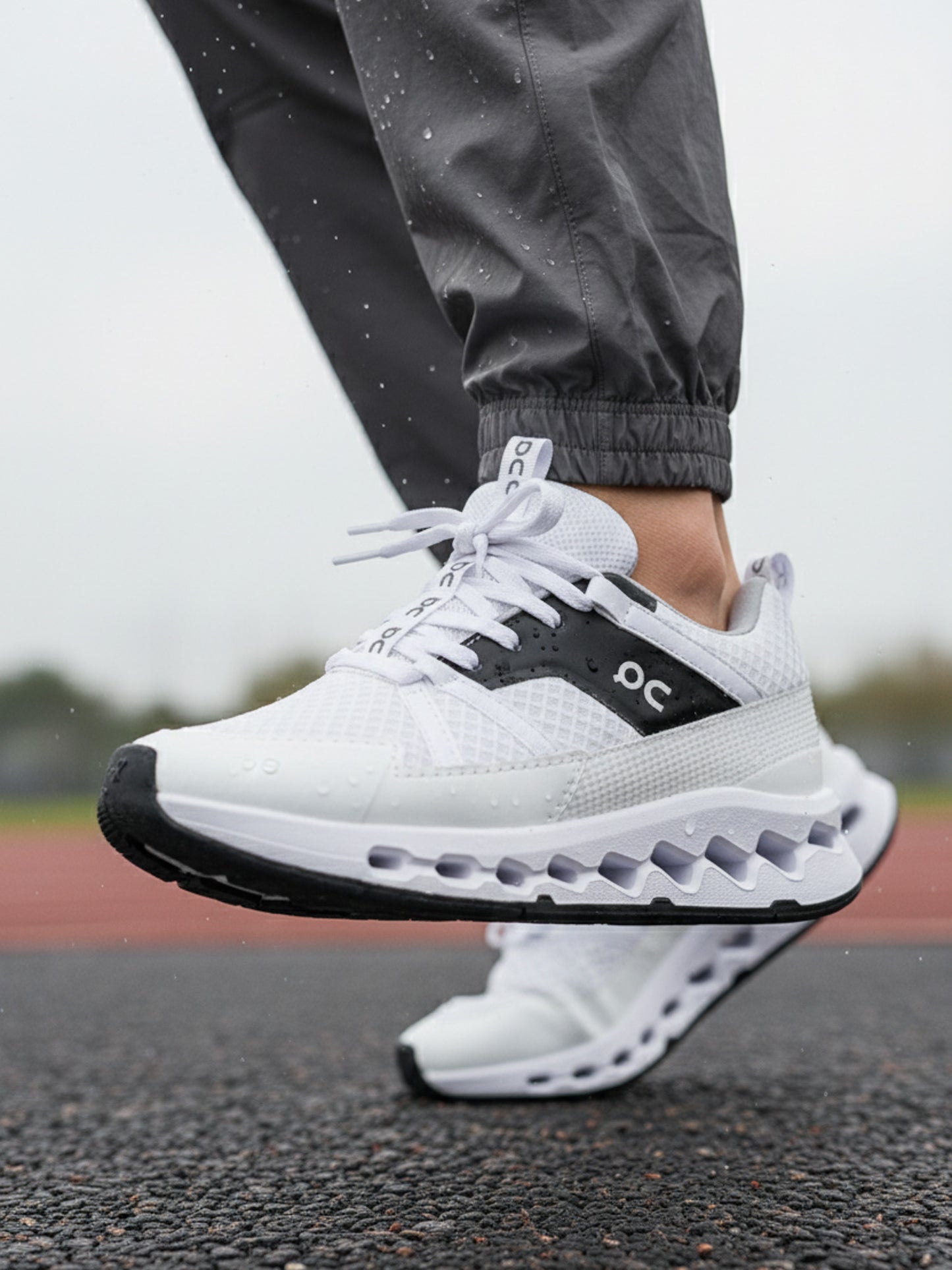 ON CLOUDSURFER 1  ON1